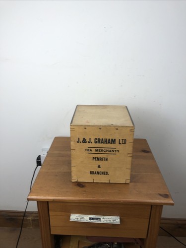 Vintage wooden tea chest - vintage, small