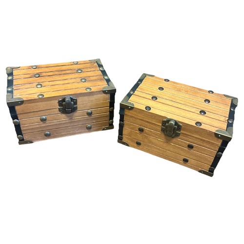 Small wooden treasure chest - small,