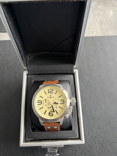 Steel tw3r quartz - steel,