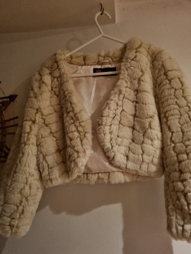 Beautiful ivory faux fur - ivory,