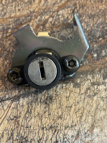 Yamaha seat lock - r1, xj600