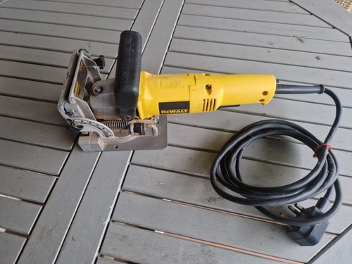 Dewalt 240v dw682k biscuit - 240v,