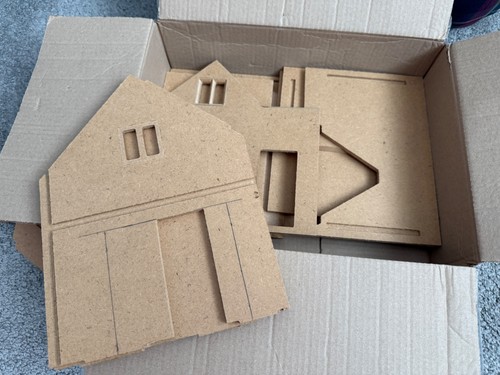 24scale dolls house - dolls,