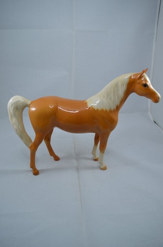Beswick horse palomino arab - beswick,
