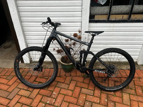Cube stereo 160 - , race