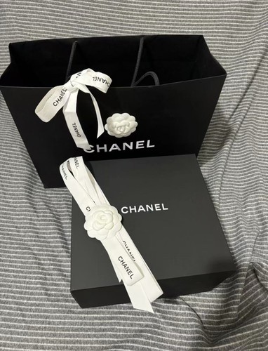 100 authentic chanel gift - chanel, box