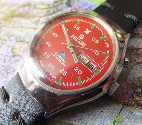 Red field dial 37mm 1970 - red,