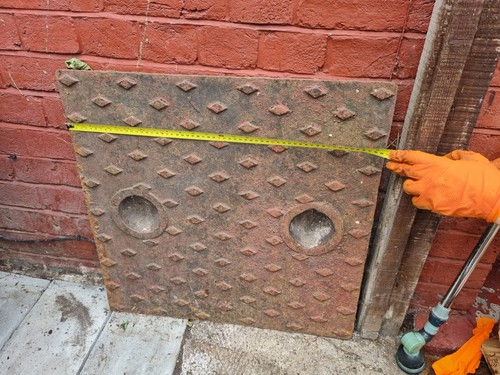 Heavy cast iron manhole - iron, cover