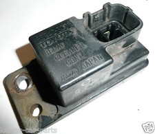 Lexus IS200 MK1 -  Front Window Windscreen Wiper Washer Level Sensor 