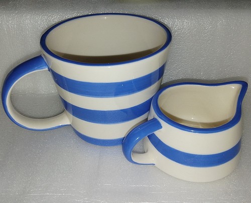 Blue white striped ringtons - &,