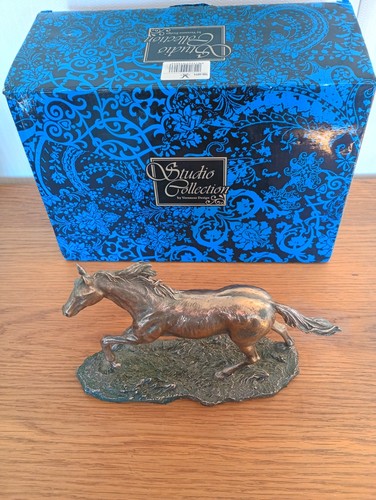 Horse galloping cold cast - cold,