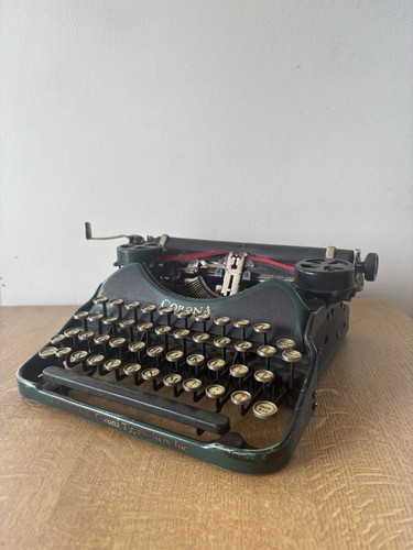 Vintage 1920s corona - vintage,