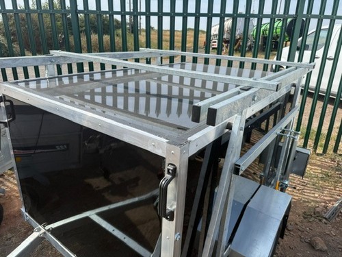Tentbox bunk trailer - trailer, roof