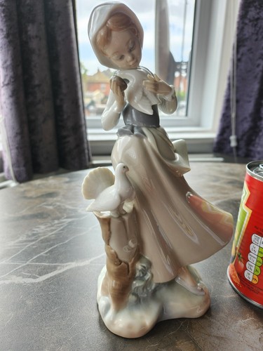 Lladro 4915 girl - lladro, with