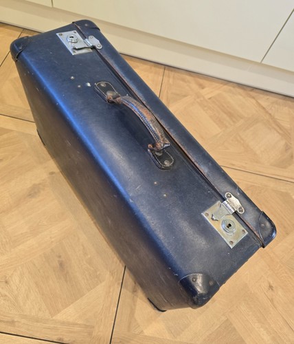 Vintage blue globetrotter - vintage,