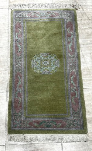 Beautiful green 100 wool - beautiful,