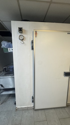 Walk fridge cold room - walk,