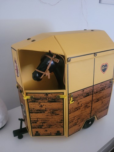 Vintage sindy horsebox and - sindy,