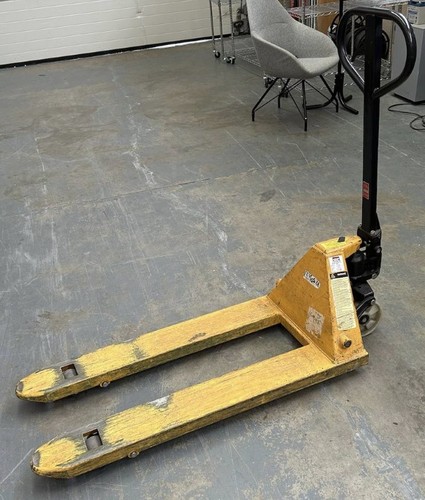Hand pallet pump truck used - -,