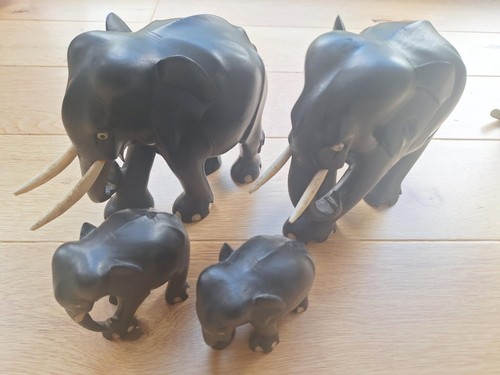 Ebony elephants 2 x - 4,