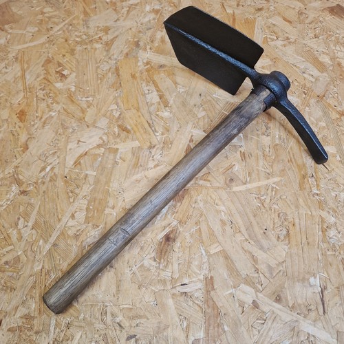 Antique cast iron entrenching - cast,