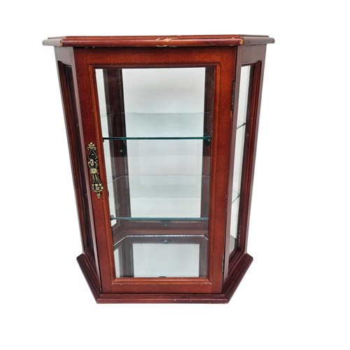 Hexagonal glass display - hexagonal,