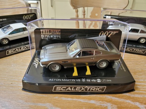 New scalextric c4239 james - new,