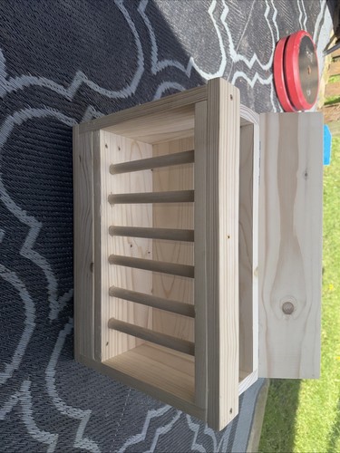 Rabbit wooden hay feeder - wooden,