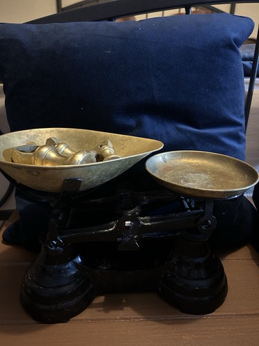 Vintage weighing scales with - vintage,