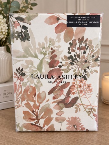 Laura ashley lewcombe - laura,