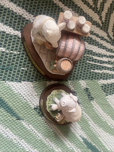 Leonardo pig figurines - pig,
