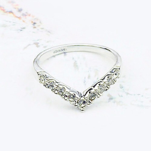 Wishbone shape white - shape, gold