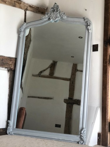 Distressed grey ornate french - distressed,