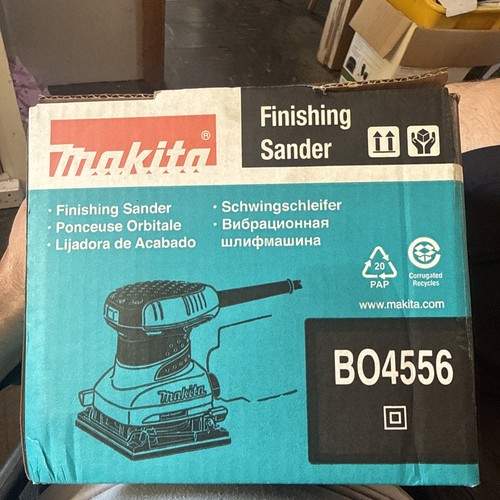 Makita bo4556 240v palm sander - 240v,
