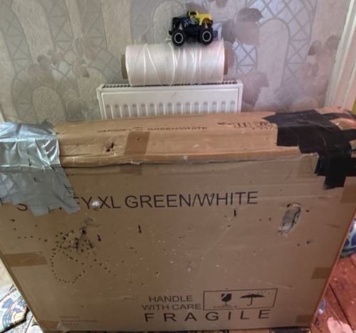 Eggshell green white - eggshell, green/white