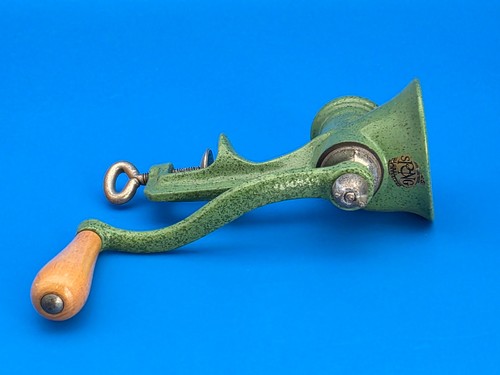 Vintage green spong - vintage, iron