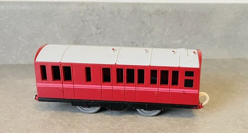 Spencer red express - red, coach