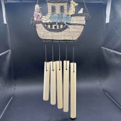 Noah ark wind - chime, giraffe