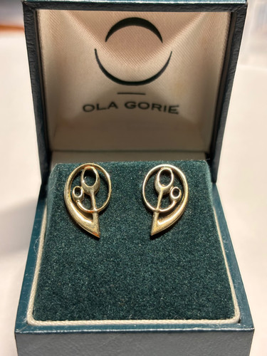 Ola gorie 9ct gold stud - 9ct,