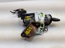 GENUINE 2002 TOYOTA YARIS   KEY AND IGNITION