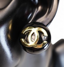 Earrings, promotional jewel of perfumer fancy Chanel