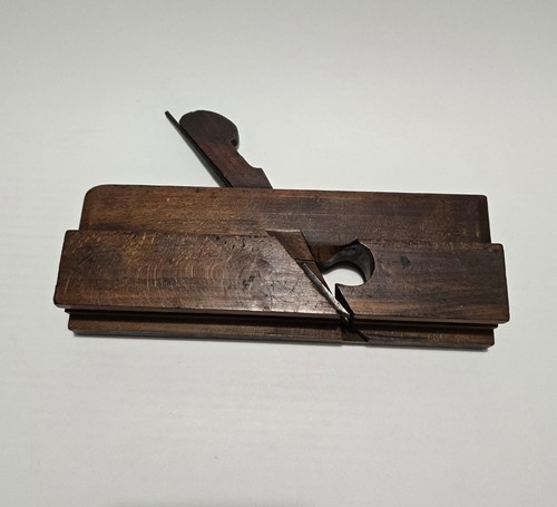 Vintage english tongue molding - english,