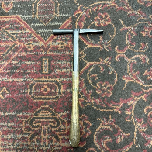Vintage brades tack - brades, hammer