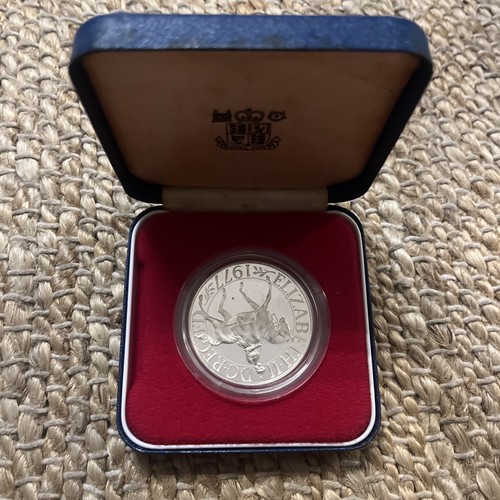 Queen elizabeth 1977 - queen, ii
