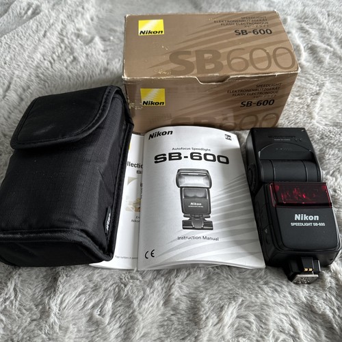 Nikon 600 speedlight - nikon,