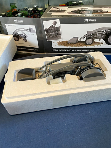 Universal hobbies ferguson - universal,