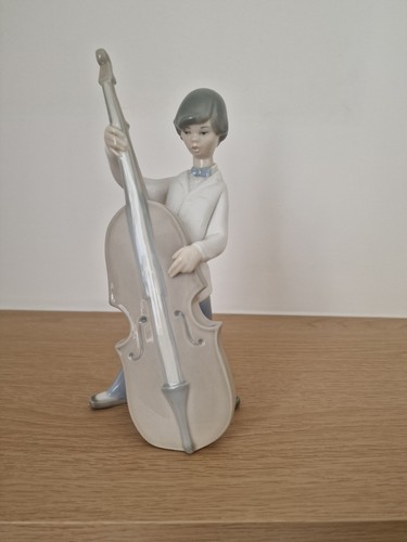 Lladro figure 4615 - lladro, boy