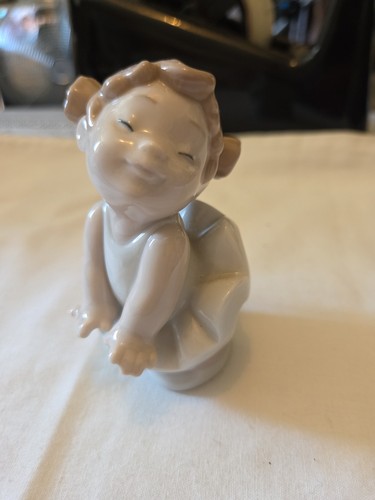Nao lladro porcelain - nao, figurine