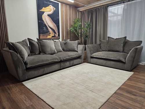 Designer label split seater - label, 4
