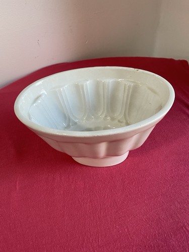 Vintage ceramic jelly mould - mould, in